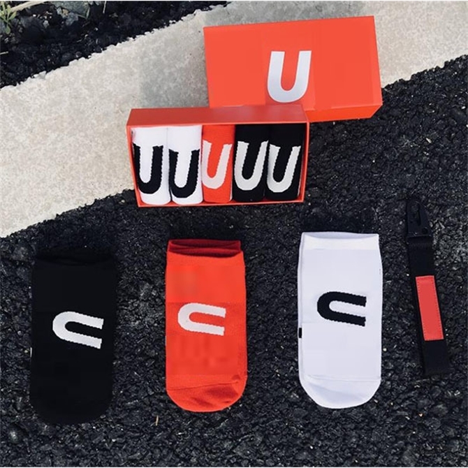 

Luxurys Designer mens sock 5 pairs of tide brand summer thin large letters general cotton boat socks for men and women couplesu, Black