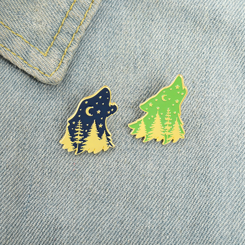 

Two Color Wolfhead Tree Brooches Alloy Shirt Anti Light Buckle Pins Wholesale Women Men Moon Star Paint Clothes Cowboy Badge Accessories