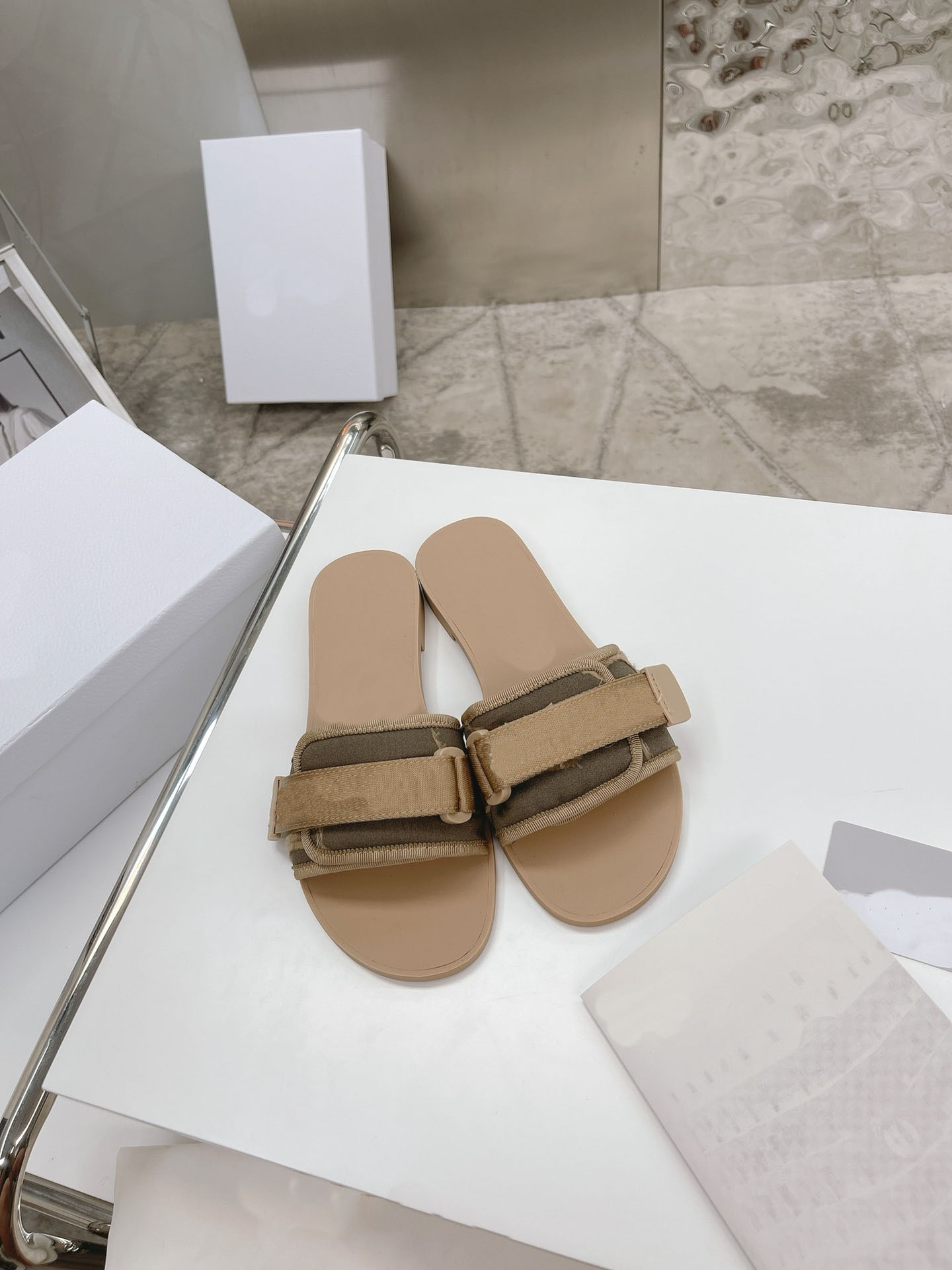 

new Luxury Designer Sandals Summer Flat Slipper fashion beach woman Big head letters slippers Top Quality with box size 35-42, Color 17