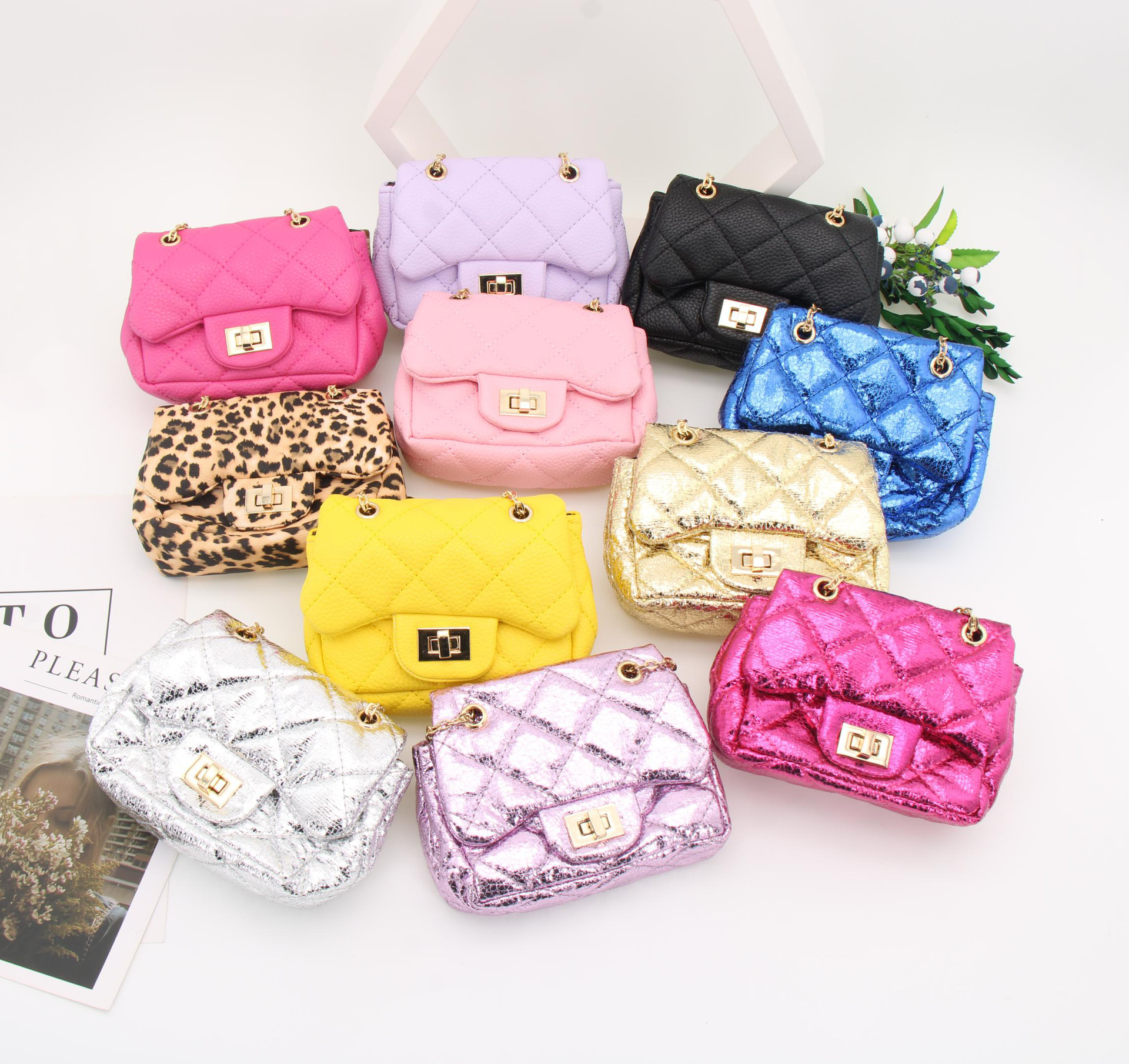 

Girls Soft PU Handbag Mini Shining Messenger Bag Children Trendy Metal Chains Rhombic Lattice Shoulder Bags, Leopard