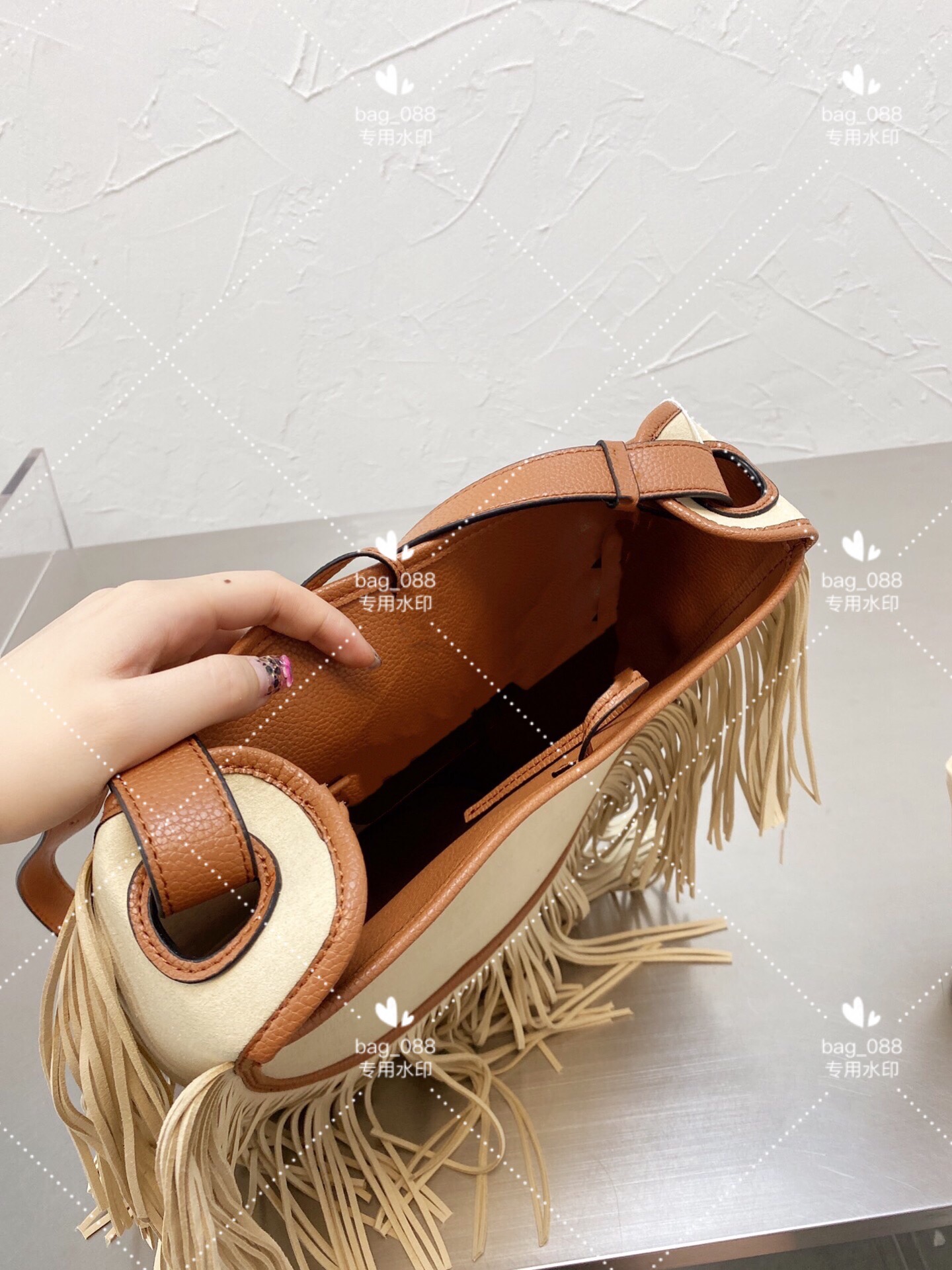 

Fashionable tassel bag calfskin material delicate women versatile leisure super capacity travel necessary one-shoulder dumpling bags, Customize