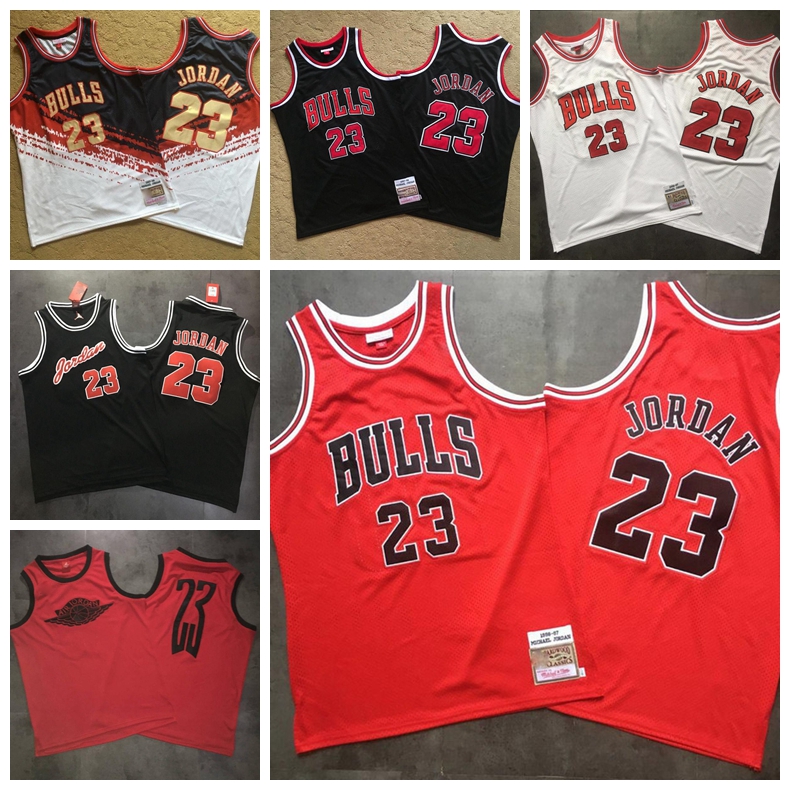 

Mitchell & Ness Men Michael Jor dan Authentic 1997-98 Retro Basketball Jersey high quality stitched, Black;red
