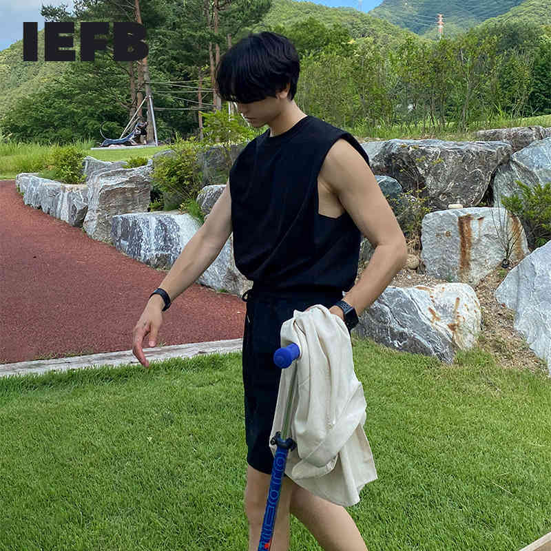

IEFB Summer Black White Tank Tpps Men's Sleeveless T-shirt Personality Fashion In Korean Fashion Sports Vest 9Y7053 210524