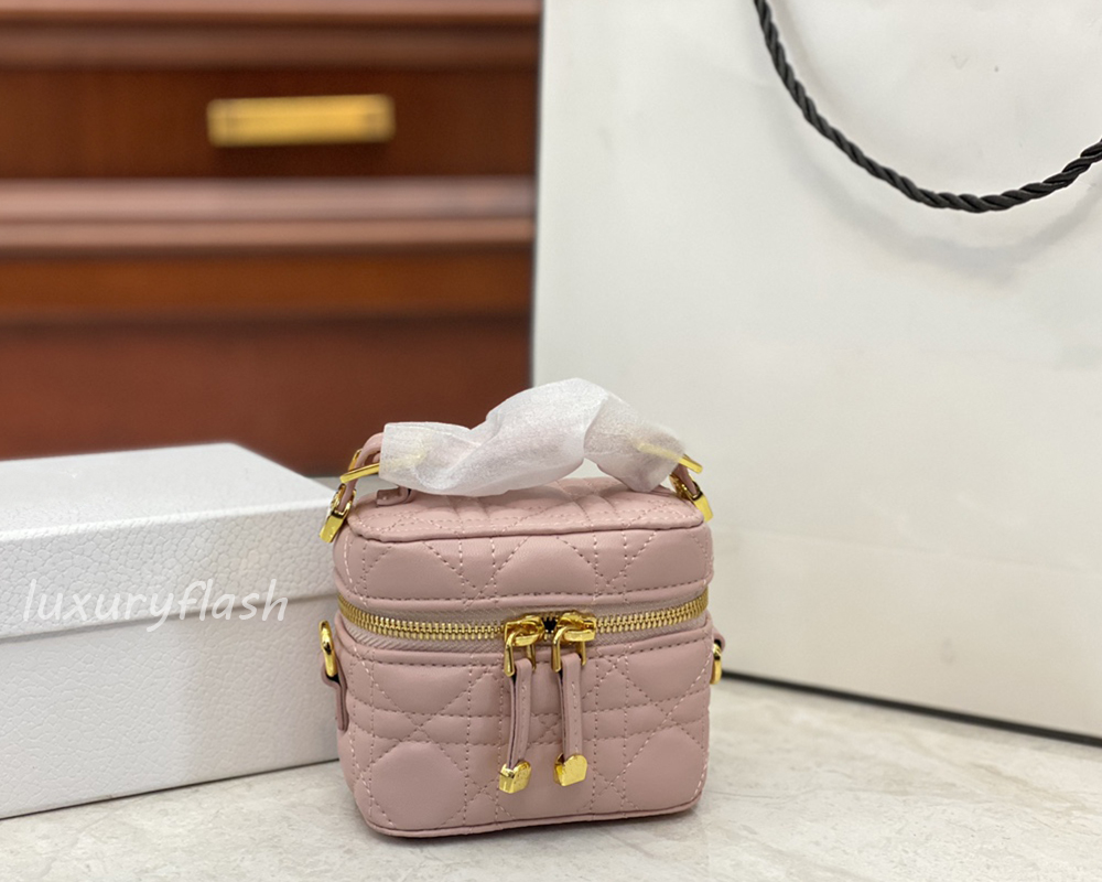 

2021 MINI Cosmetic Bag Travel Vanity Bags Shoulder Purse Womens Crossbody Purses Fashion Luxurys Brands Tote High Quality Durable Handbags with Strap, Box(not sold separately)