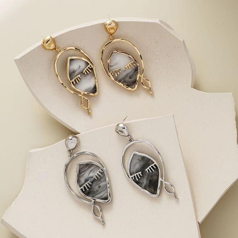 

Stud Irregular Geometrical Hollow-out Eyebrows Earrings European American Style Hip-hop Punk Fashion Personality Ms Jewelry, Golden;silver