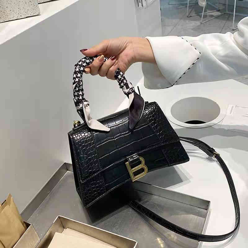 

Designer Explosive Fashion Balencaigs Handbags High Texture b Home Crocodile Hourglass Bag Leather Women's 2022 Single Shoulder Messenger Small Hand, Black trumpet
