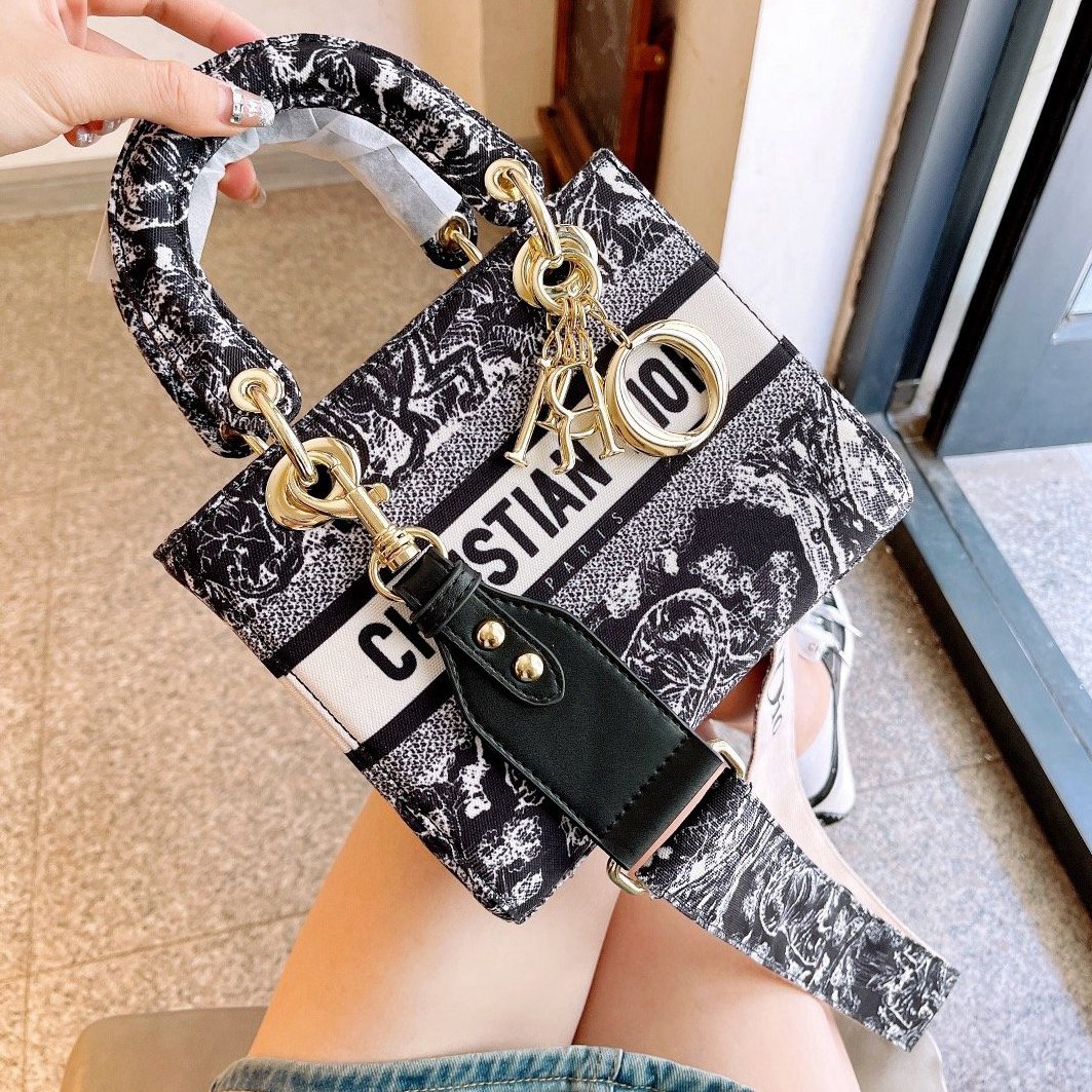 

2021 High Quality bag handbag fashion luxury Designers Leather handbags purses crossbody tote shoulder bags -D0683, Red;black