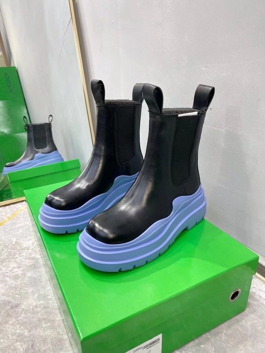 

2021 autumn and winter new thick-soled color matching Martin boots sponge cake bottom anti-slip warm personality tide shoes leather durable boots, Blue