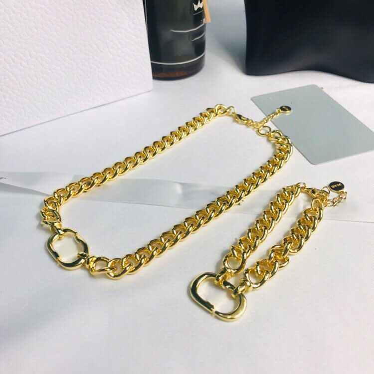 

Designer women letter Necklace Golden Chain Exquisite Design Have stamp high quality with box fashion beautiful 081141, Silver