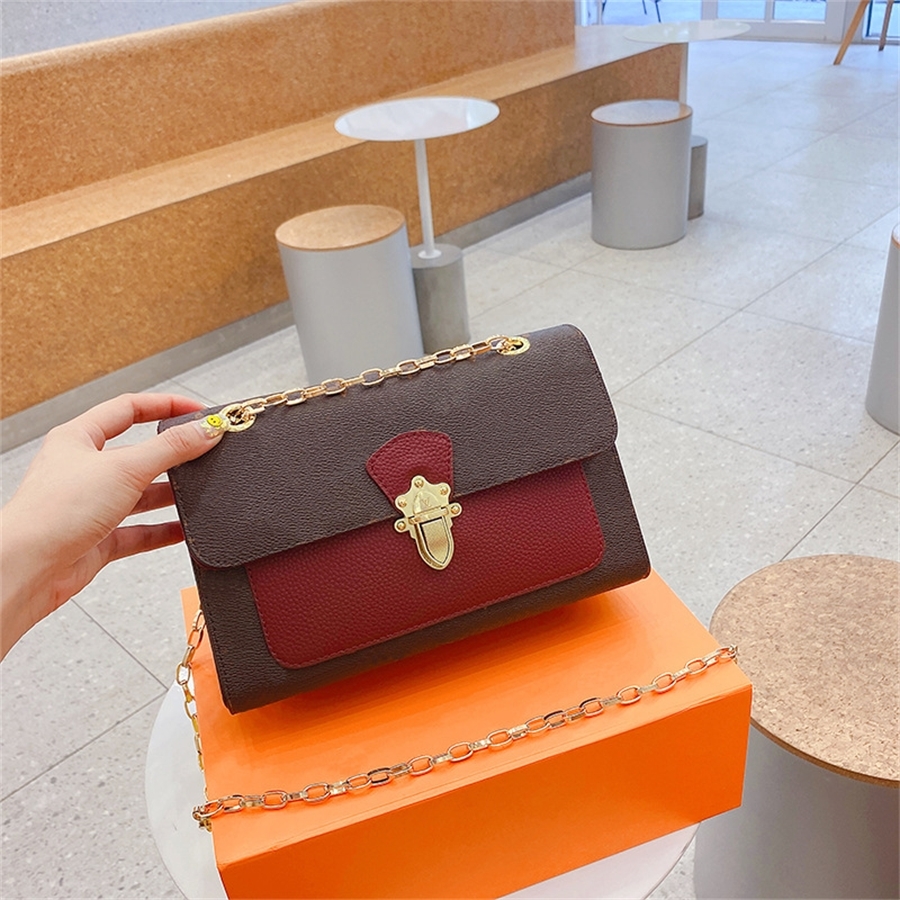 

Designer's popular bag female new fashion chain messenger bag style one shoulder small square bag, Red