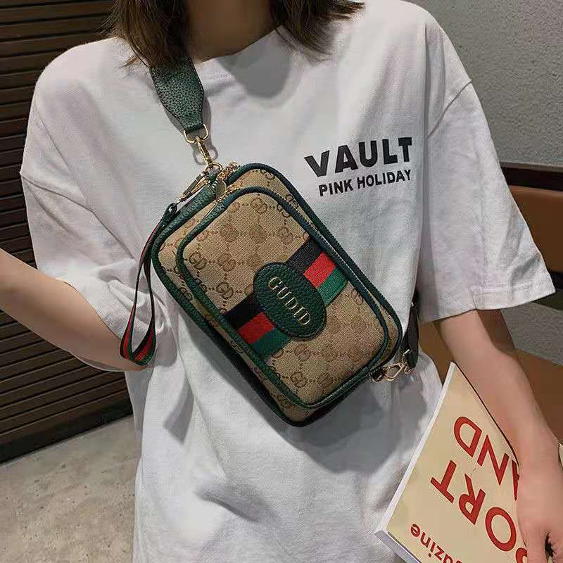 

Trendy Korean version of the small square chest bag 2021 casual high-end cross-body all-match net red spring and summer canvas