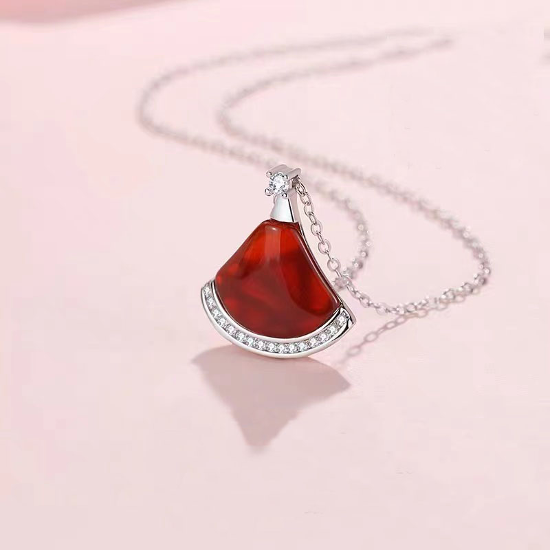 

Fashion Charm Mini Skirt Necklace Black Onyx Pendant with Diamond Luxury High Quality Gift Original Packaging