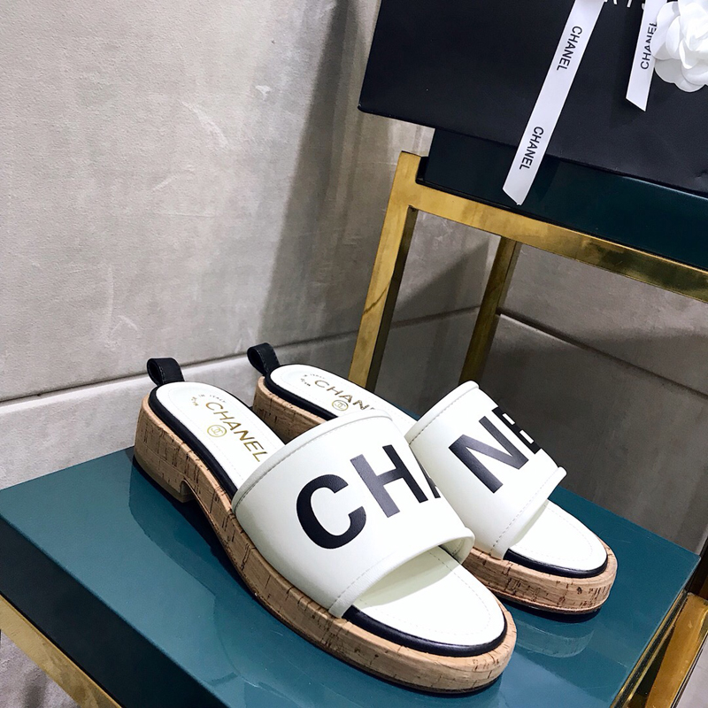 

2021 Women luxury designer Beach slippers Summer fashion womens flip flops leather lady Slipper Metal high heels Woman shoes Flat Ladies slipperss size 35-41 -C258, White