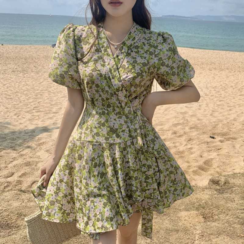 

Women's Flower Print Party Dress Female Temperament V-Neck Puff Sleeve Chiffon Lace Up Ruffles Beach Dresses 210526, Photo color