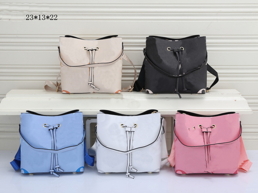 

2023 Sale Fashion Bags women shoulder bag leather old flower bucket bagA famous Drawstring handbags Cross Body purse handbag, 23x13x22cm