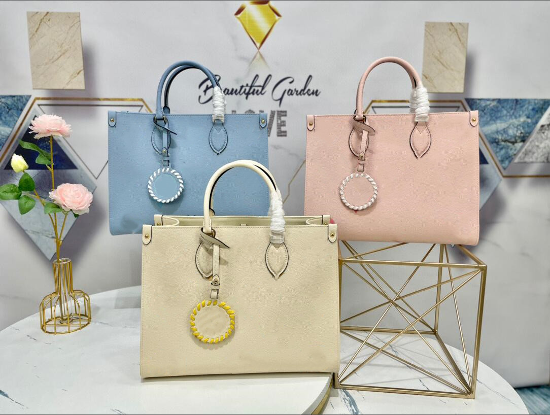 

High Quality Fashion Luxurys Designers Bags Onthego Medium Tote Women Handbags By The Pool Monograms embossing Shoulder Bag M45718, Embossed blue