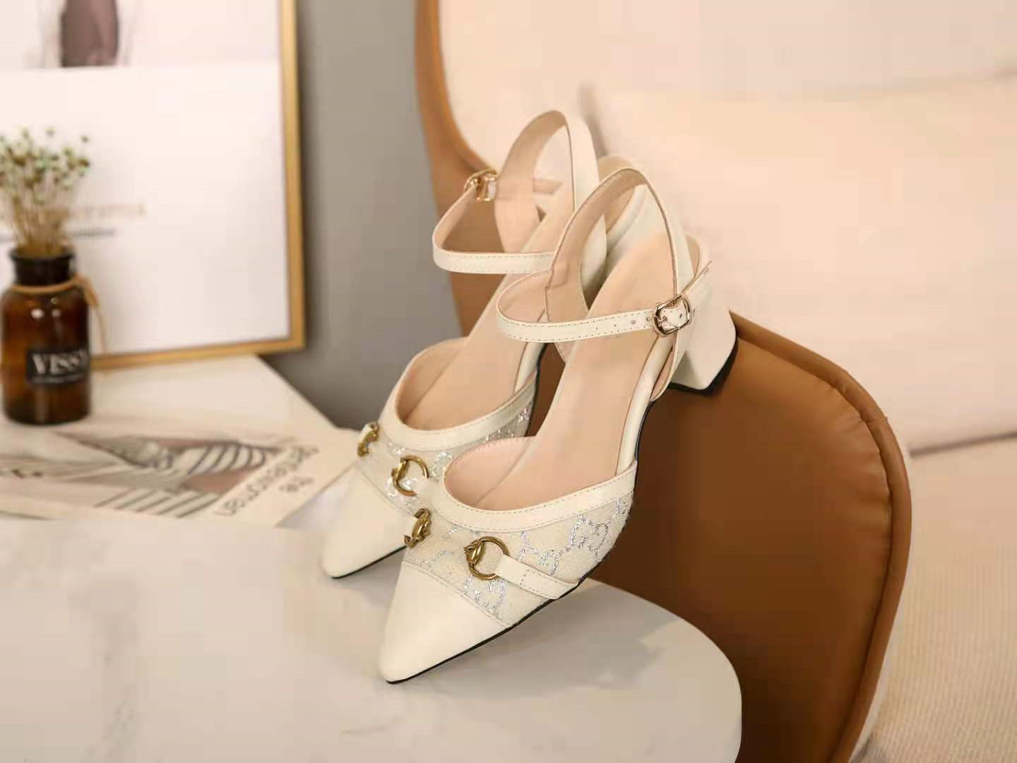 

classic metal leather sandals luxurys lace pointed sexy party size 35-41, Beige