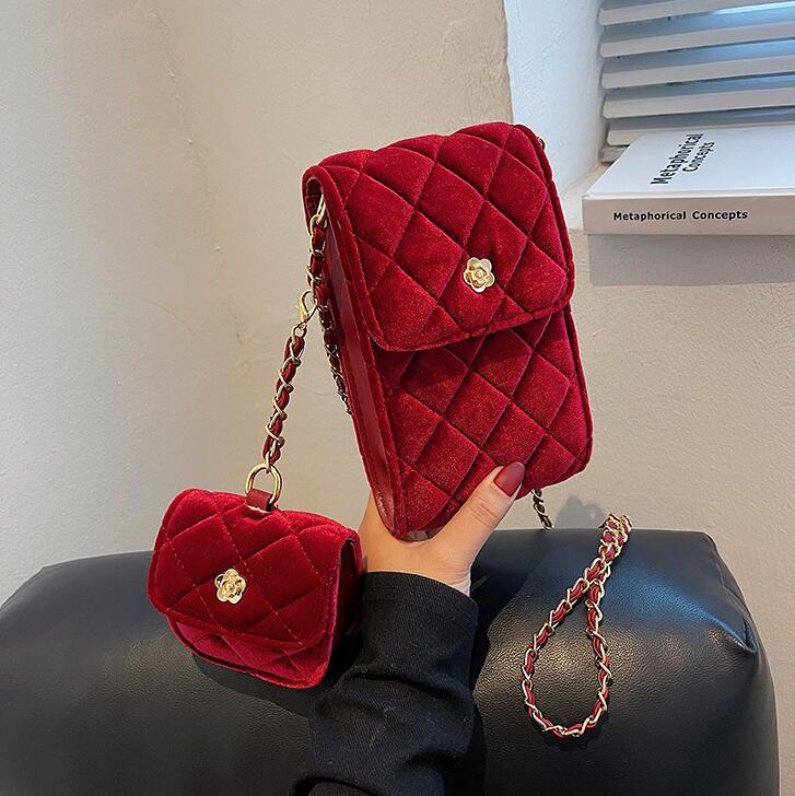 

Wholesale women wallets in winter soft leather chain bags street personality vertical plush womens mobile phone bag multifunctional fashion storage coin purse, Red(boutique box)