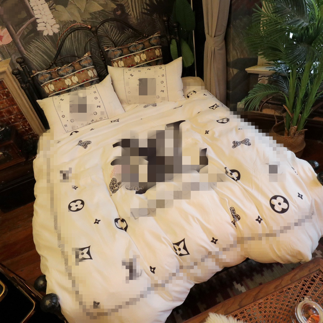 

Luxury Bedding Sets  Size Cartoon Cotton Printed Quilt Cover Sets sale 2 Pillow Cases Bedding Sheet Duvet Cover