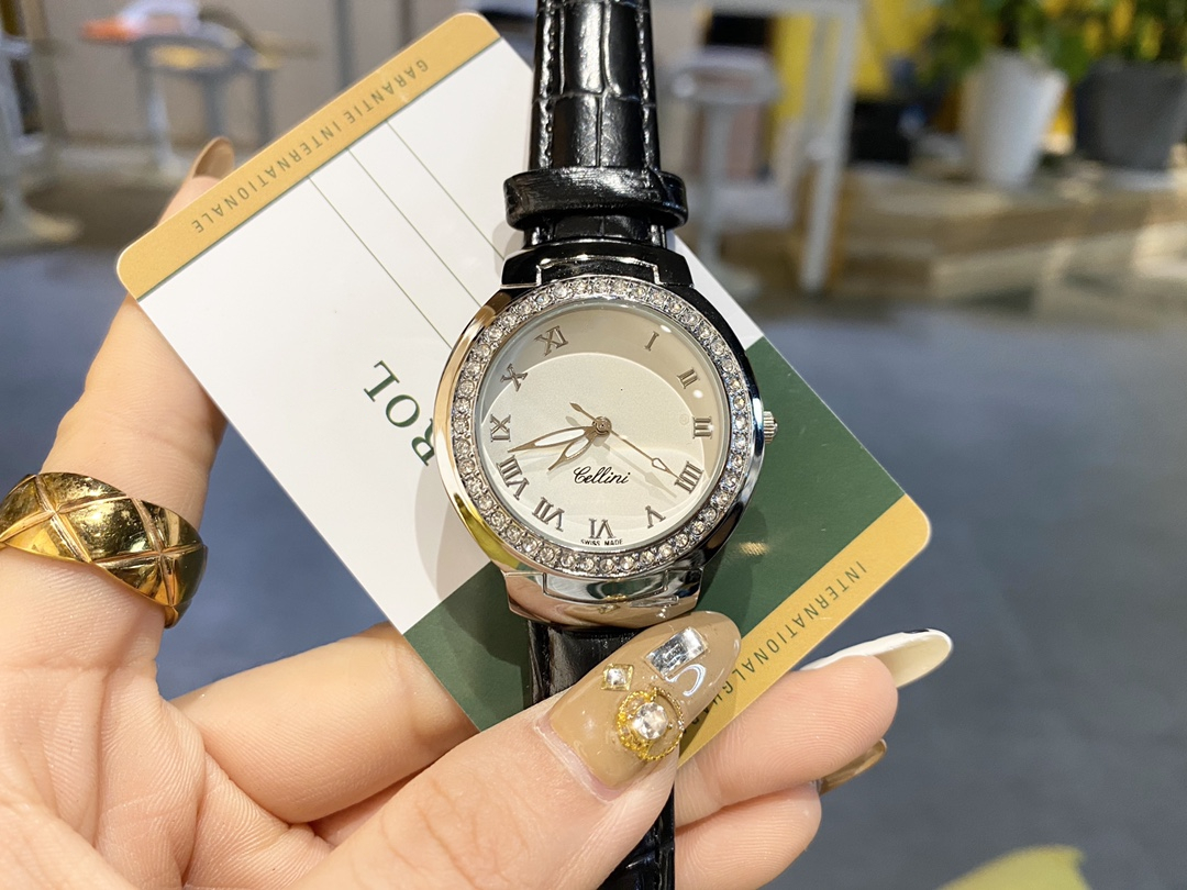 

2021 fashion women watches luxury brand 32mm diamond dial wristwatches leather strap quartz watch for ladies Valentine Gift orologio di lusso