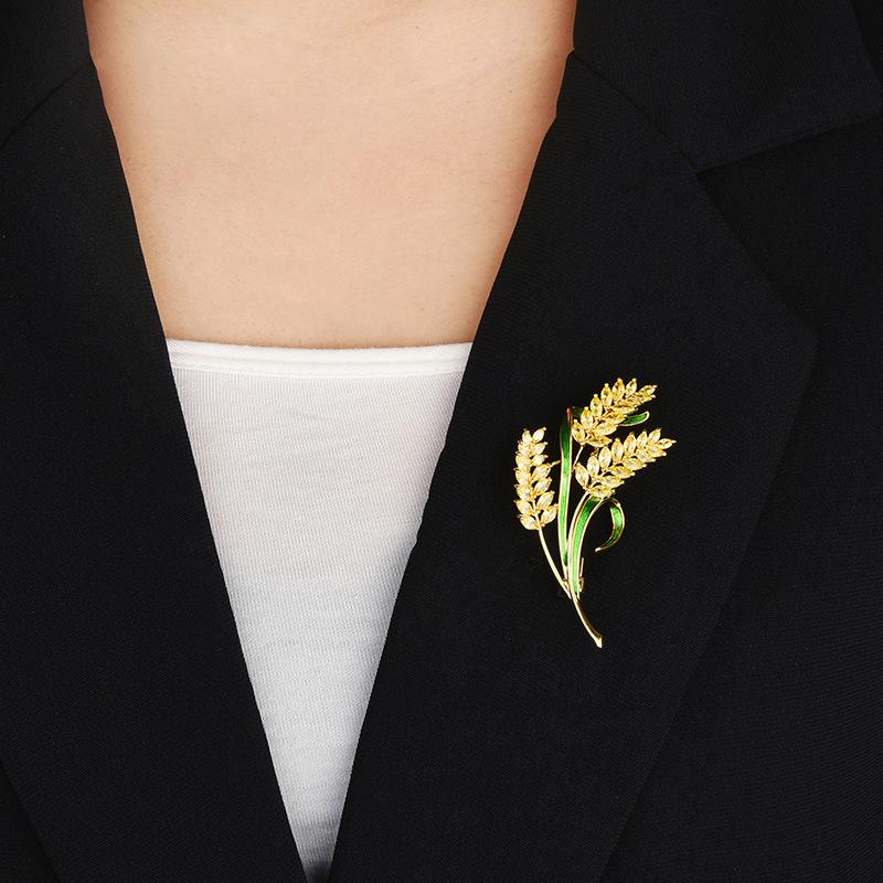 

Pins, Brooches YANGLIUJIA 2021 South Korean Style Metal Crystal Grain Brooch Fashion Personality Women Clothing Accessories, Gray