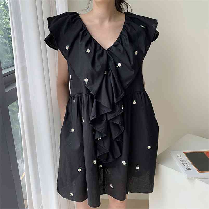 

Summer V Neck Pleated Dress Women Chic Embroidery Floral Vestidos Mujer Ruffles Patchwork Loose Sleeveless Mini Dresses 210519, White