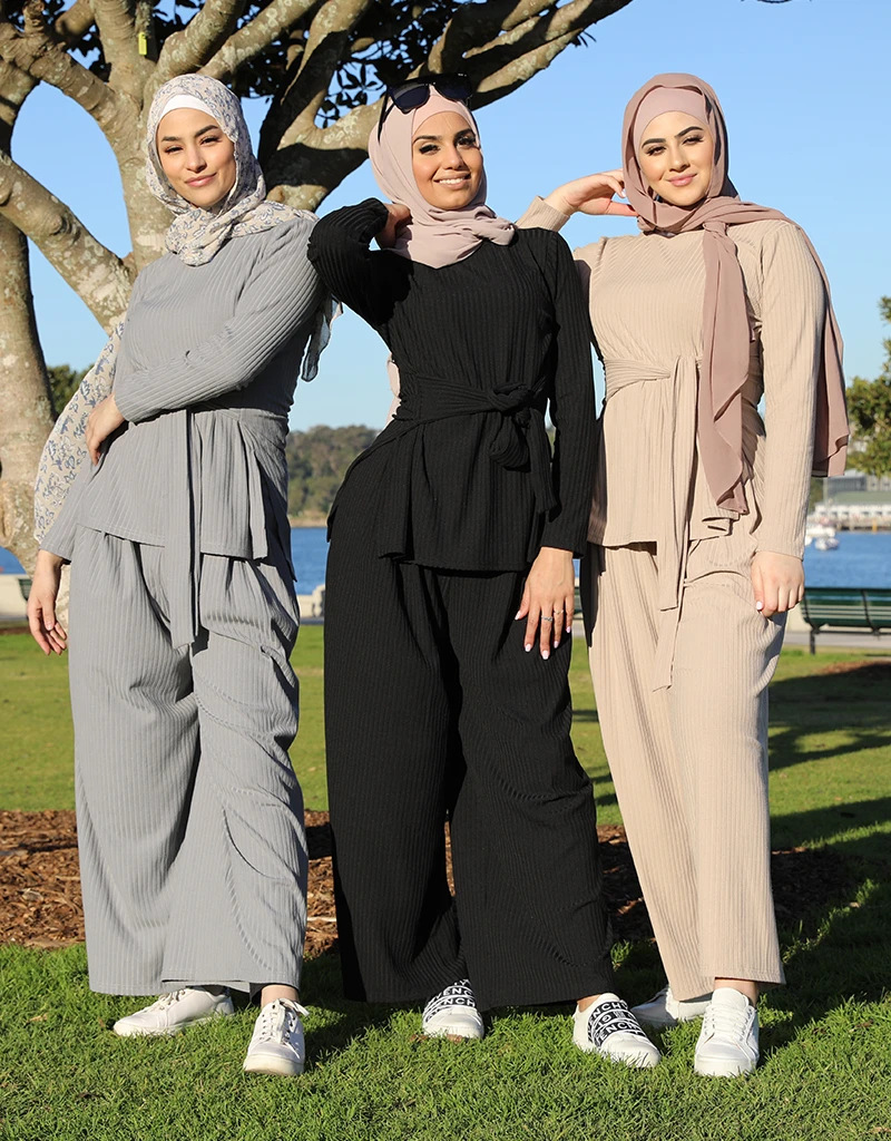 

Turkey Muslim Knitted Two Pieces Set Women Sweater Fall Winter Solid Belt Tops and Long Pants Dubai Islamic Clothing Outfit Sets
