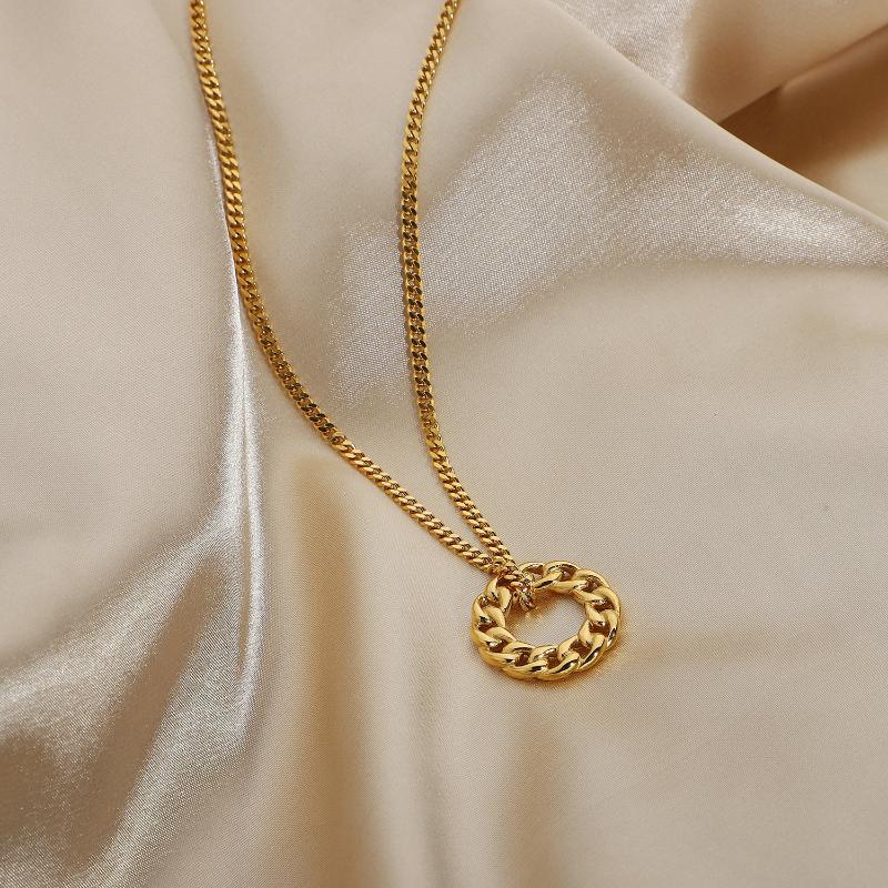 

Pendant Necklaces Punk Hollow Twist Chain Circle Necklace Men's And Women's 18K Gold IP Plating Stainless Steel Choker, Silver