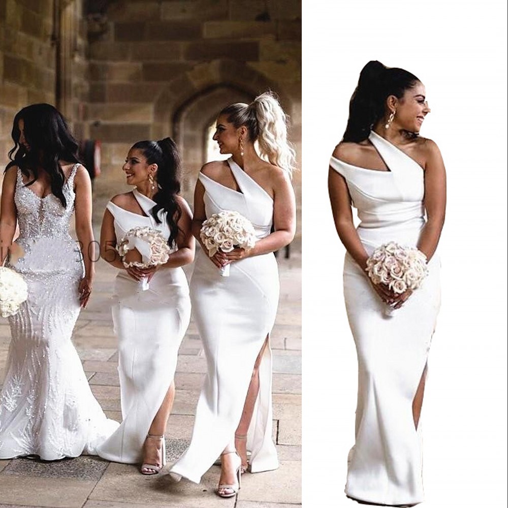 

2021 Simple Sexy African Mermaid White Bridesmaid Dresses Elegant One Shoulder Side Split Garden Country Long Maid of Honor Gowns Floor Length Wedding Guest Dress
