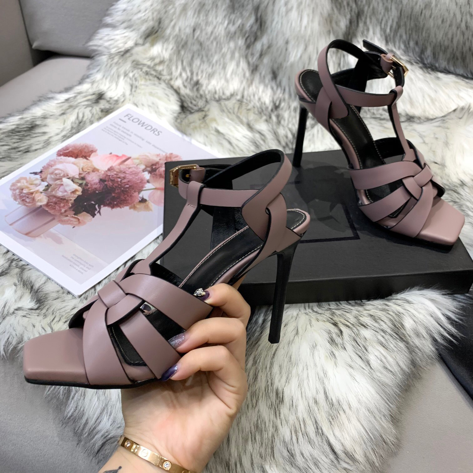 

Top Quality 10mm Tribute stiletto Heels Sandals nude smooth leather super high heel for women luxury designers shoes party heeled sandal factory footwear, Gift(not sold separately)