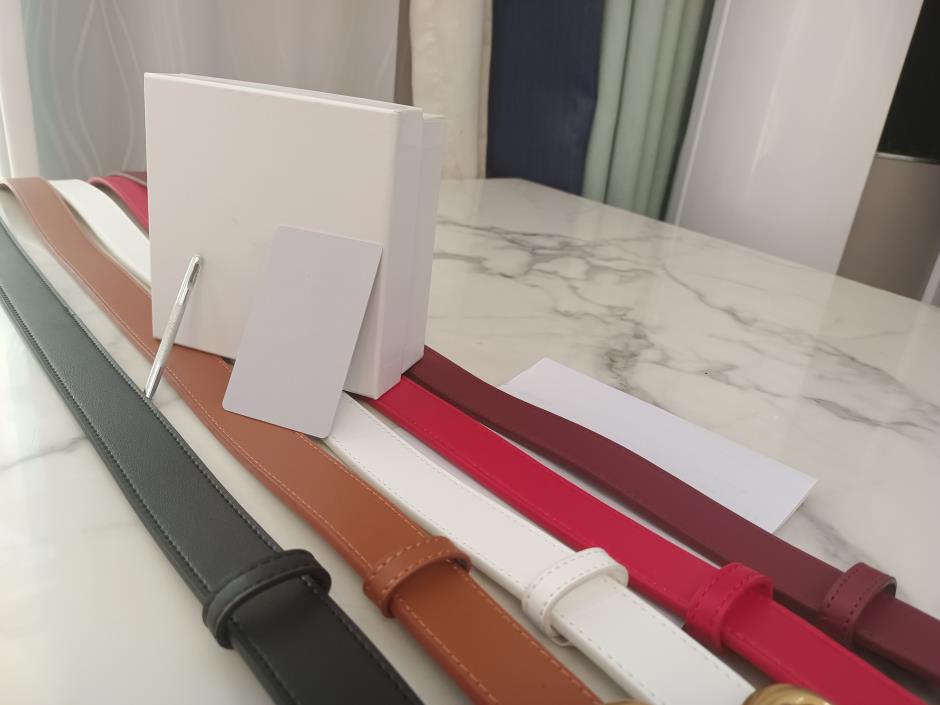 

21SS Luxury designer women's Belts leather width 3.0CM with jeans metal belt buckle box and all accessories, Wide 3.0 cm with box