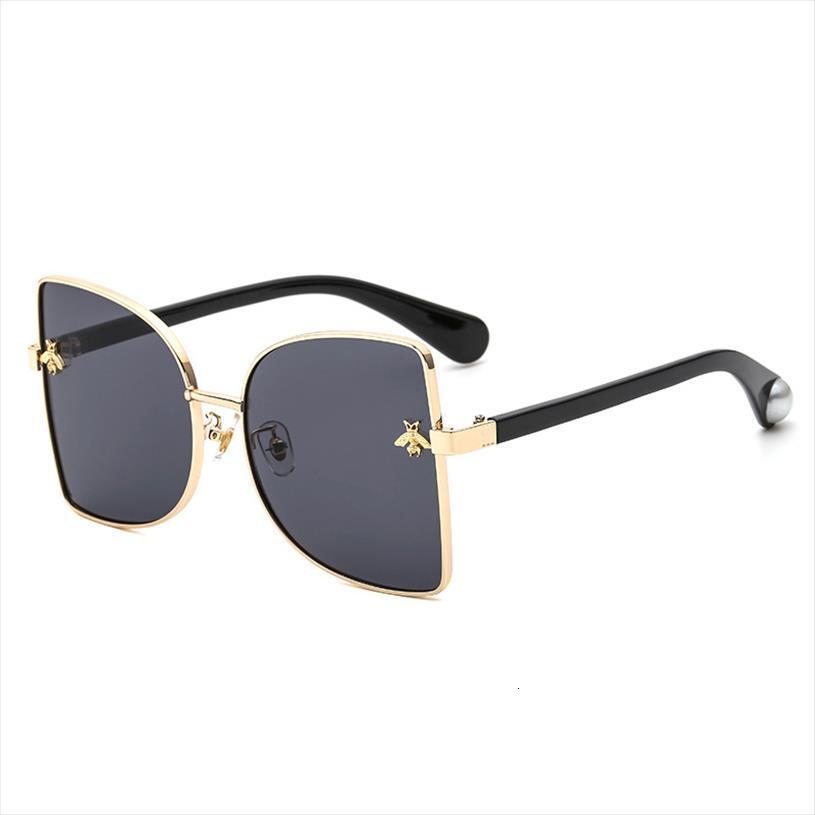 

Fashion Women Small Bee Sunglasses Colourful Rivet Glasses Female Male Outdoor Traveling Eyeglasses Uv400, White;black