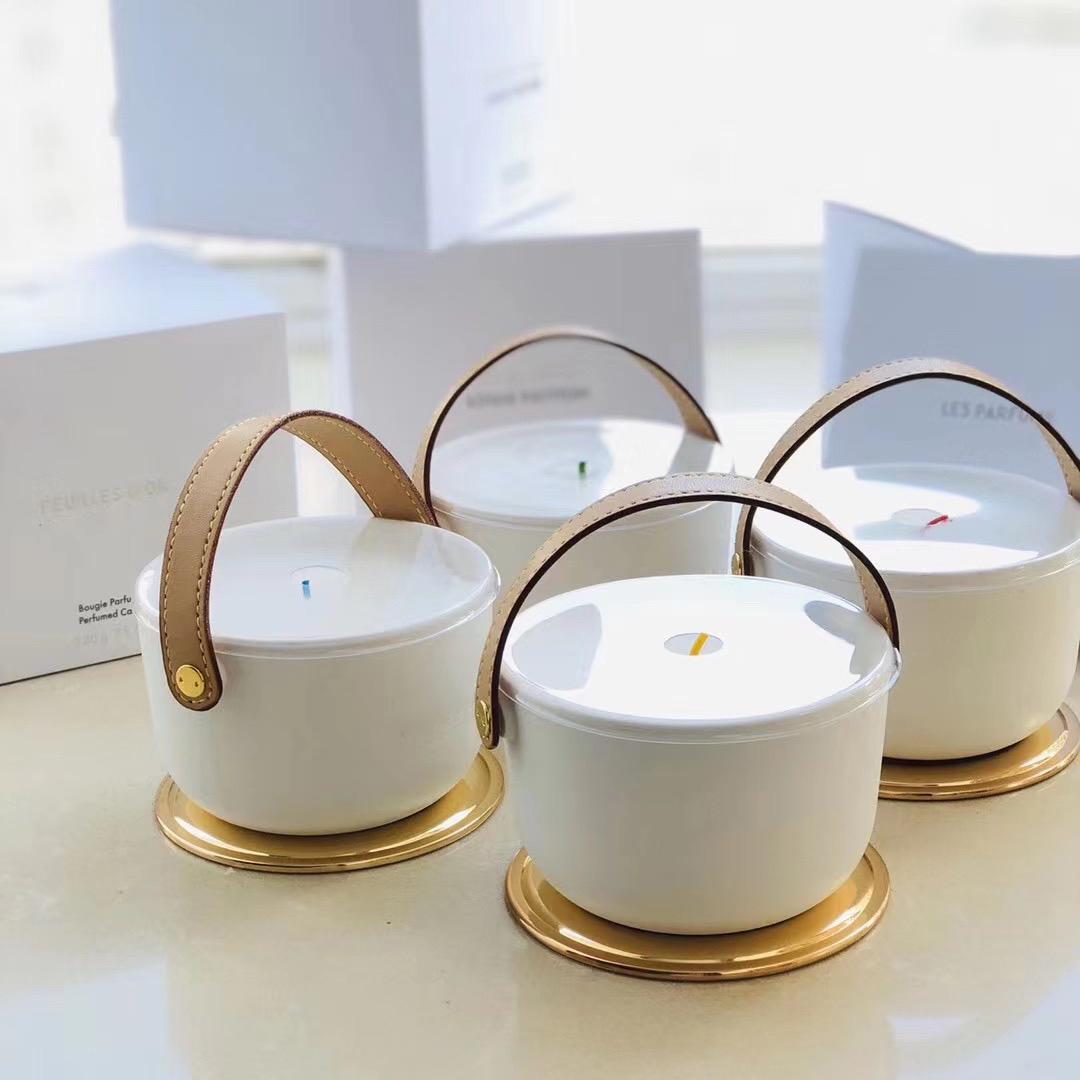 

Aromatherapy Iv Perfume Candle fragrance 220g Dehors II Neige Feuilles d'Or lle Blanche L'Air du Jardin with sealed gift box