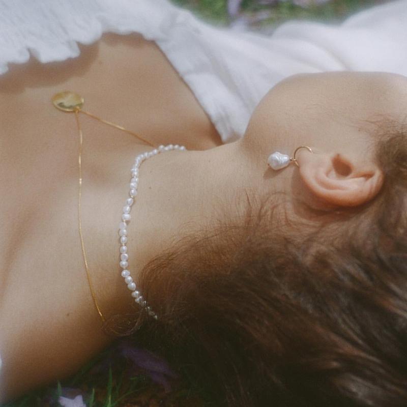 

French Elegant 14k Gold Retro Irregular Shaped Natural Freshwater Pearl Clavicle Necklace Temperament Wild Chokers