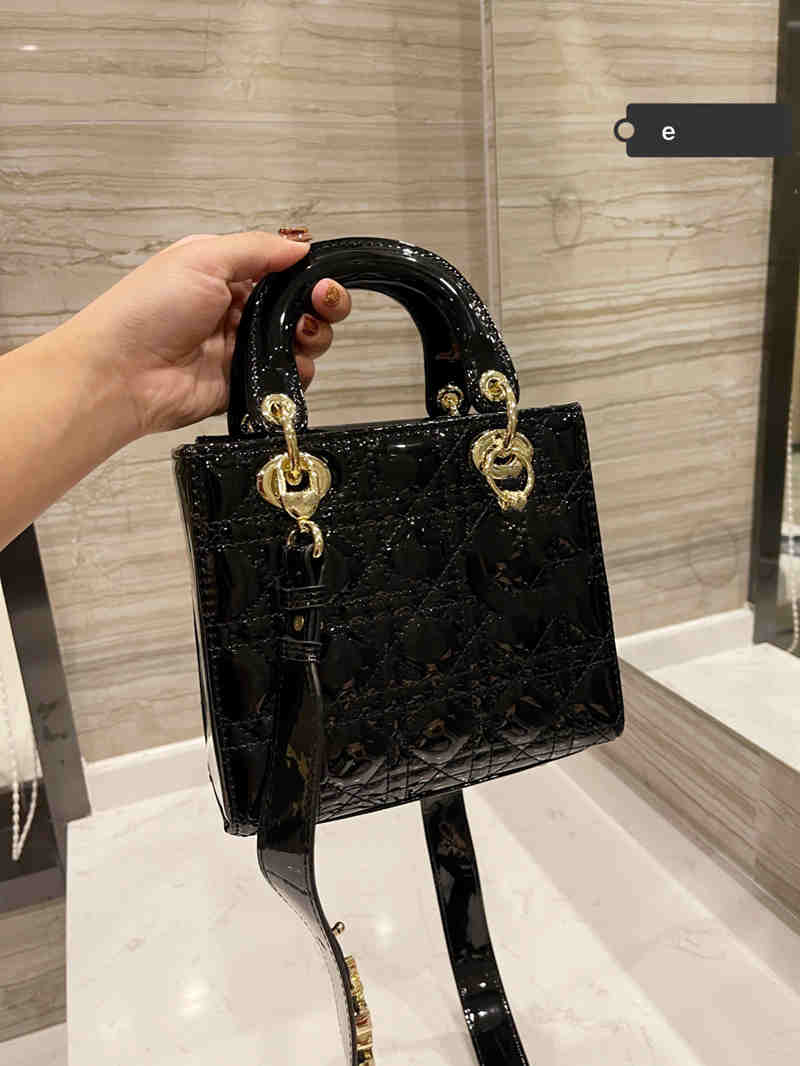 

women handbags 2021 new fashion ladies shoulder bags High quality solid patent leather classic tote-bags crossbody-bags 20*18cm, Nude