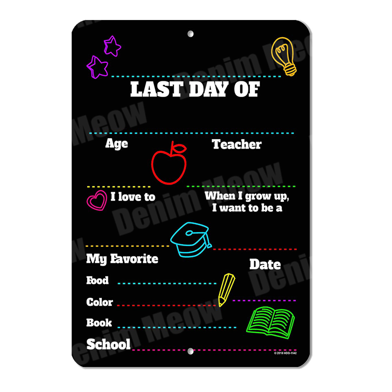 

First Day of Schoo Chakboard Meta Sign Reusabe Easy Cean Decoration for Kids Customizabe with iquid Chak Markers N307b