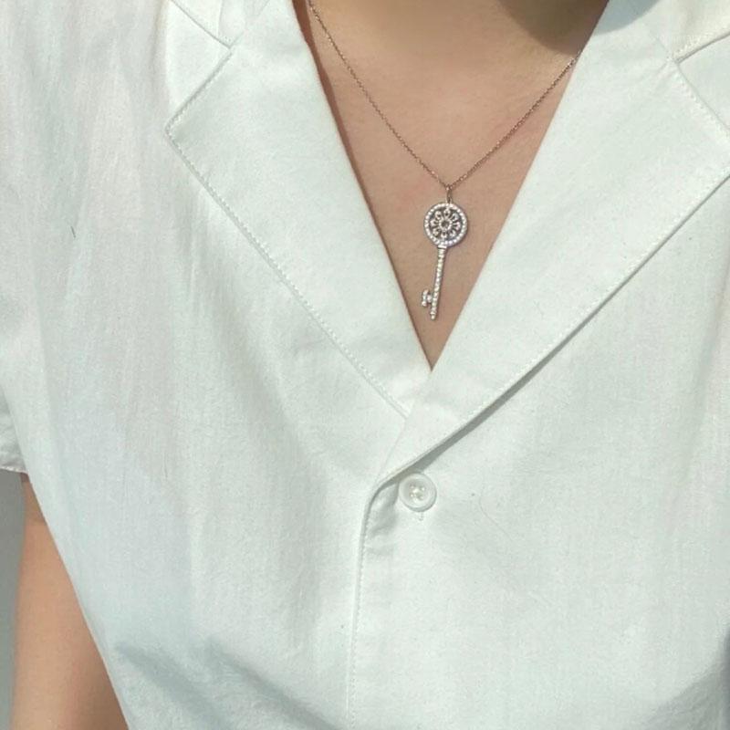 

Chains Sterling Silver S925 Classic 1:1 Restored TIF Simple Key Diamond Necklace Beautiful Cute Lady Charm Jewelry Gift