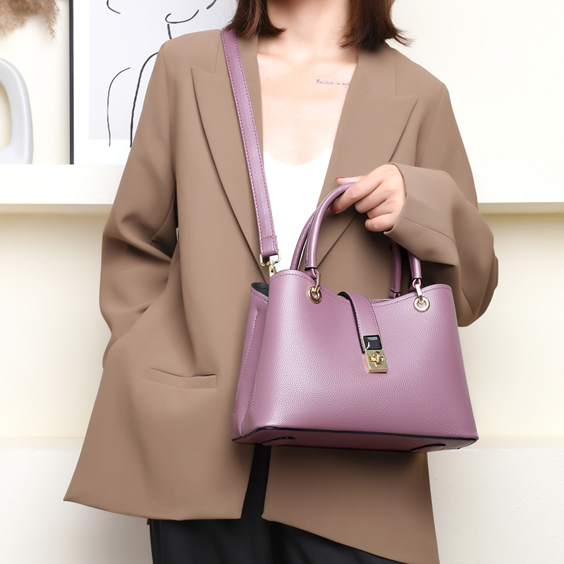 

Ladies dinner bag Temperament handbag hand-held Y designer stitched leather lady high quality zipper Messenger gift box wholesale, Black