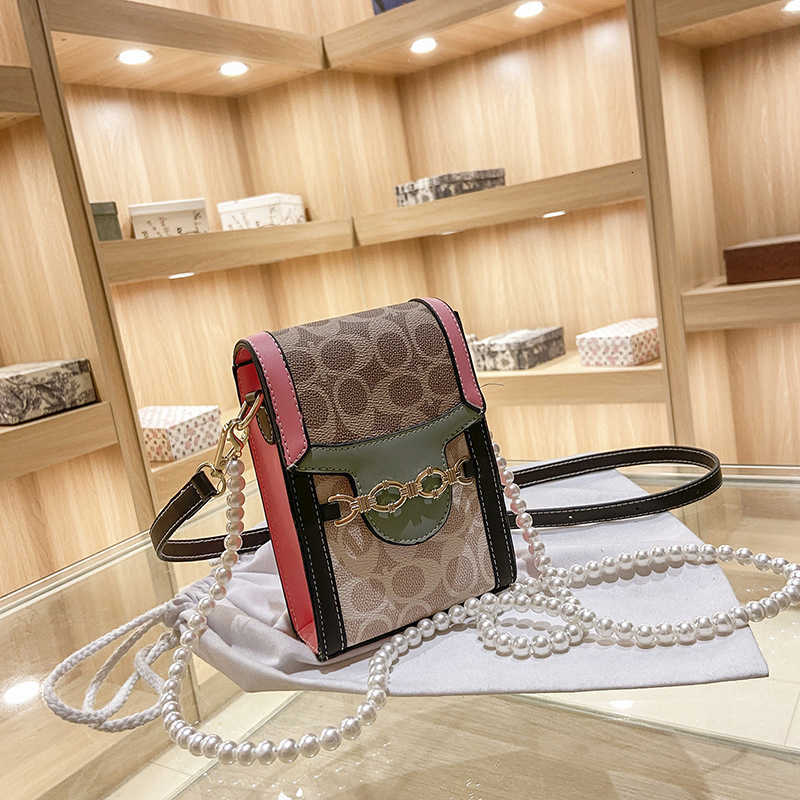 

Korean Fashion Vertical Mobile Phone Female 2021 Old Flower One Shoulder Cross Pearl Summer Pink Bag, Pink + pearl chain