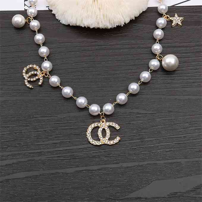 

Autumn fragrance pearl necklace Diamond Star Pendant sweater chain fashion lady modelU, Silver