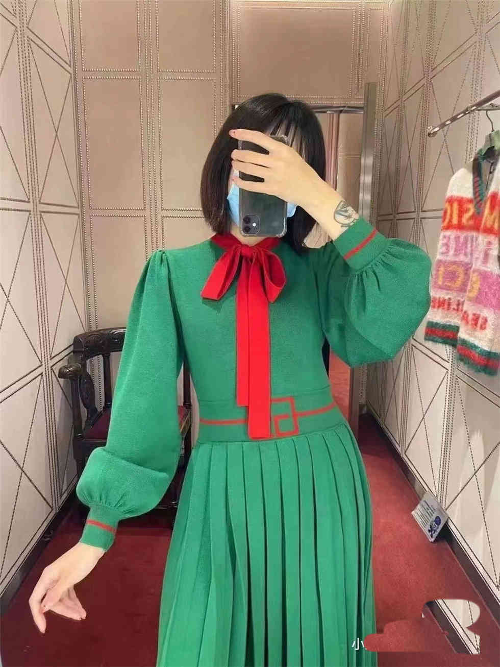 

2021 autumn winter g letter green dress red bow long sleeve fashion British style