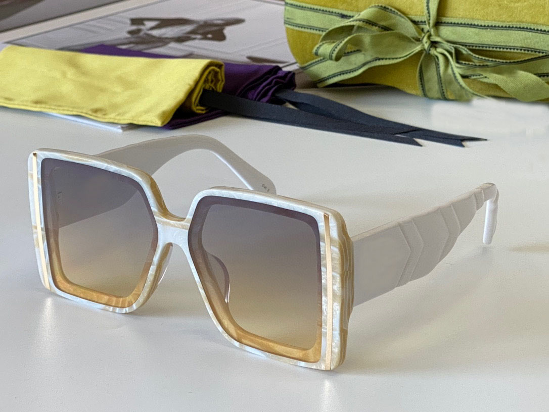 

Womens Sunglasses for women 0901 men sun glasses fashion style protects eyes UV400 lens top quality with case, White;black