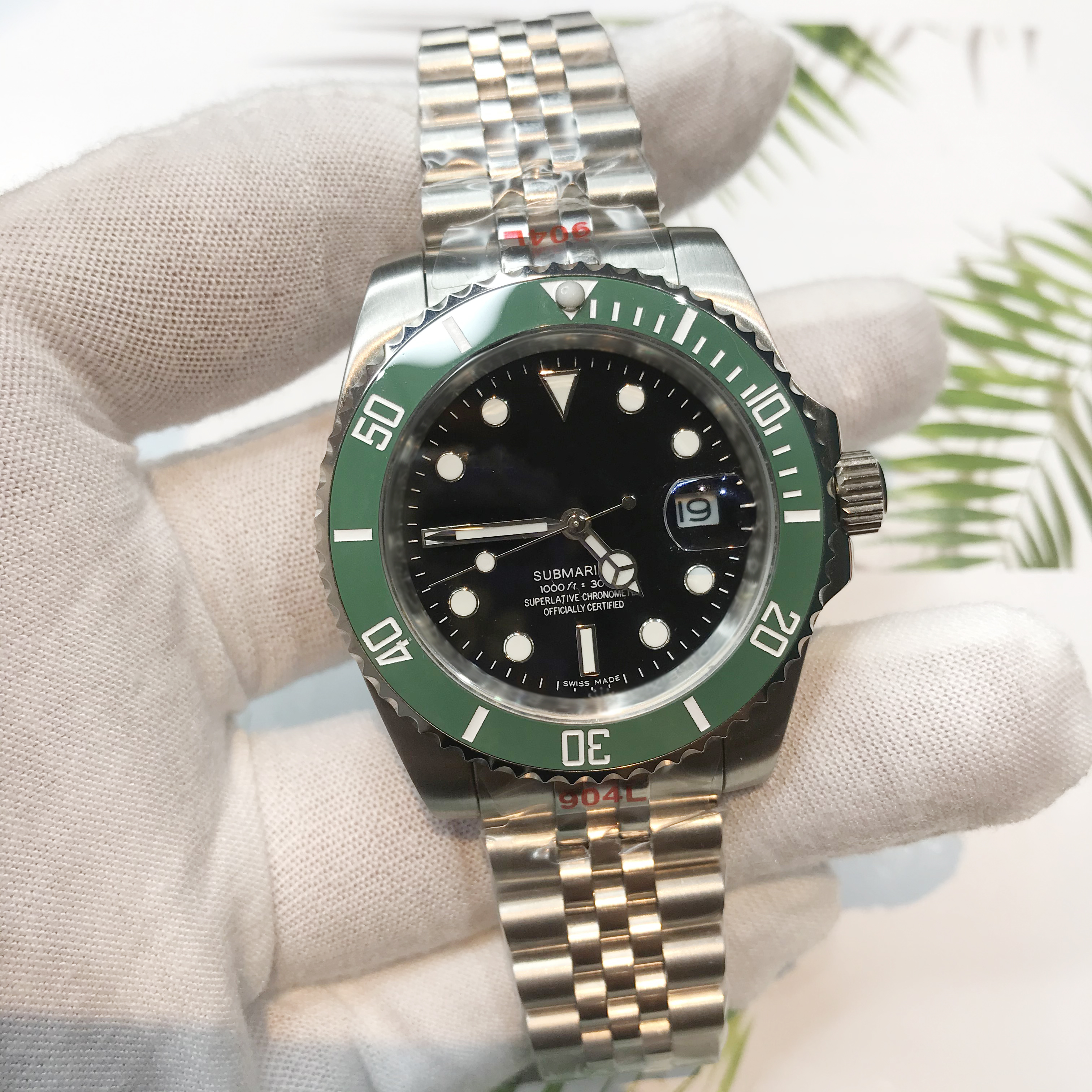 

15 Types Mens Watches Green Ceramic bezel Black dial sapphire glass Luminous Automatic sweeping 904L stainless steel waterproof wristwatches, Slivery;brown