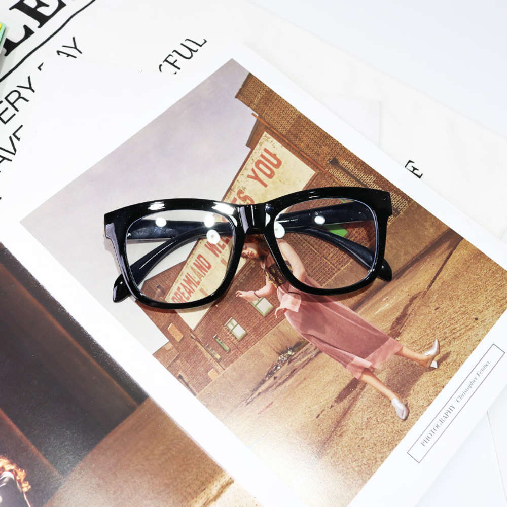 

New kimhekim letter glasses net red Sunglasses Wang Liuwen same, White;black