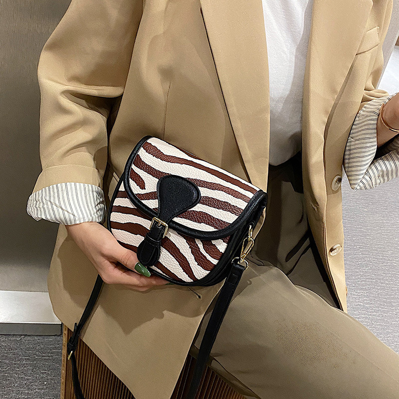 

Fashion Women's 2021 New Luxurys Bagsbag Single Shoulder with Foreign Style and Mini Half Round Saddle