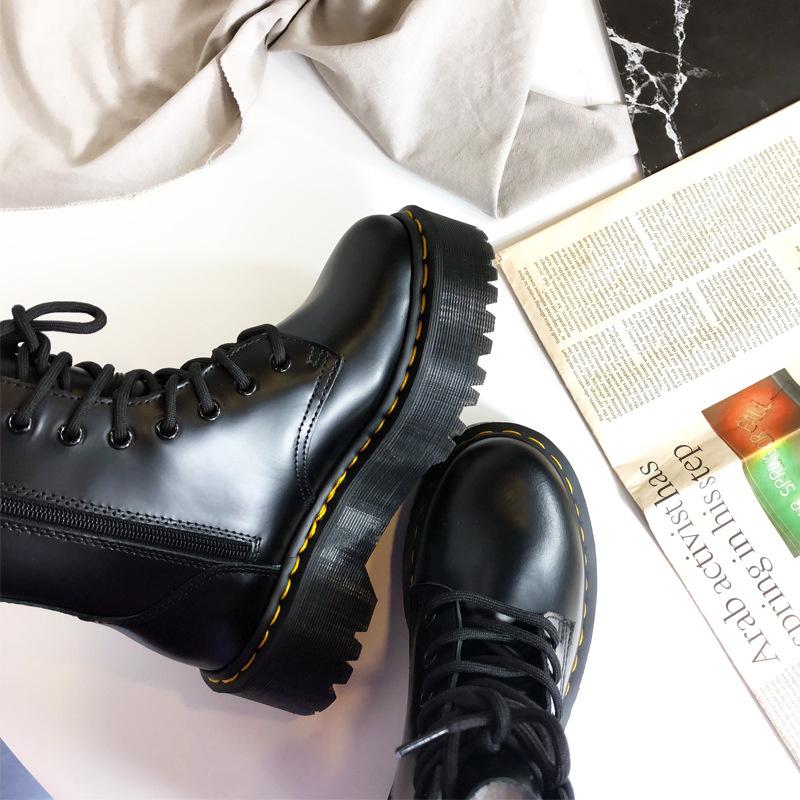 Chaussures robes 2021 Spring and Automne Polyatile Moto Muffin Fond 1460 Noir Bottes de 8 trous Britanniques Britanniques épais épais