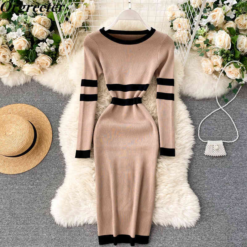 

Korean Simple O-neck Design Color matching Stripes Long sleeves Temperament Package hip Bottoming Knee-length Knitted Dress 210525, White