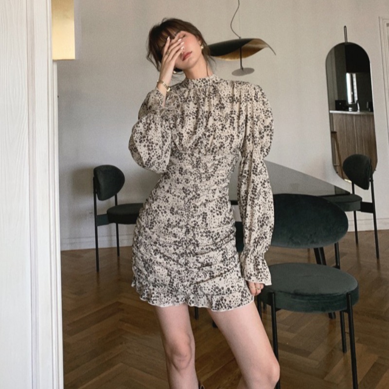 

Hepburn style retro floral skirt spring and autumn long-sleeved slim bag hip short French dress women' clothing 210429, Beige