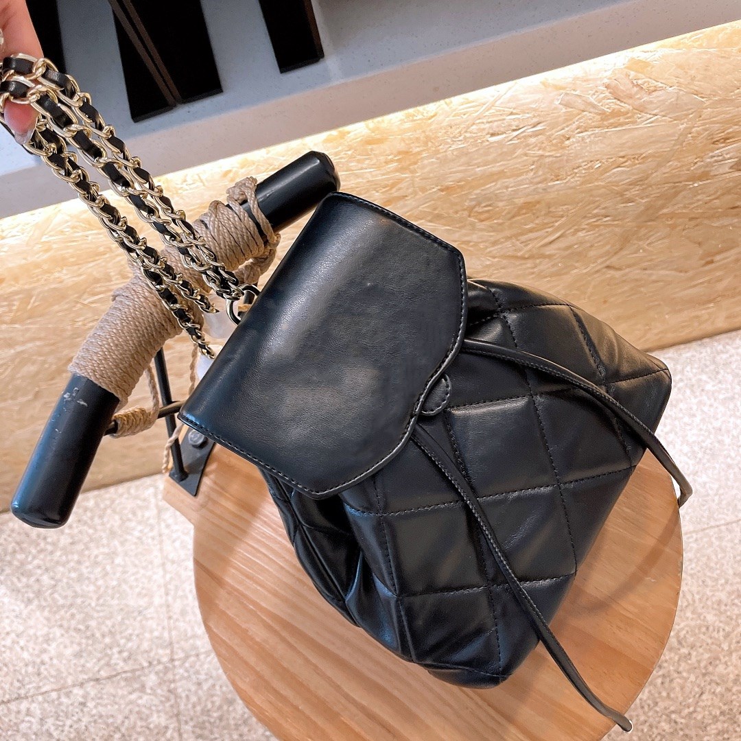 

2021 soft lambskin Women's backpack Rhombus pattern design strapping bucket-style school bag Chain Bag High Quality Backpack