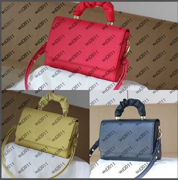 

Classic 2021 Luxurys Designers Shoulder Bags Leather Handbags Girl Fashion Women Cross Body Metallic CrossBody bag Chains Handbag, Red